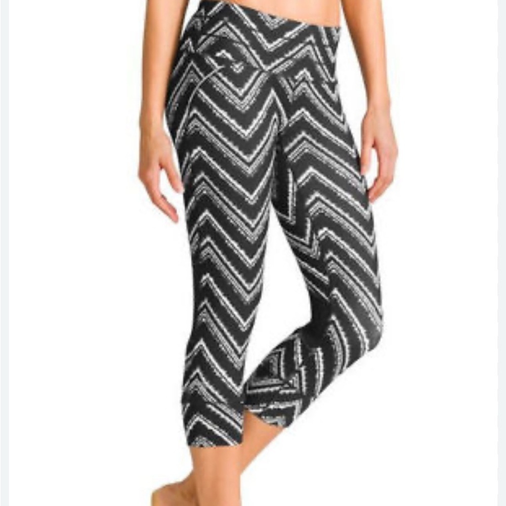 Athleta | Zig Zag Relay Capri Cropped Workout Leggings | Sz M